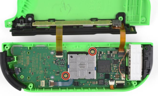 去下操作桿的最后兩顆螺絲