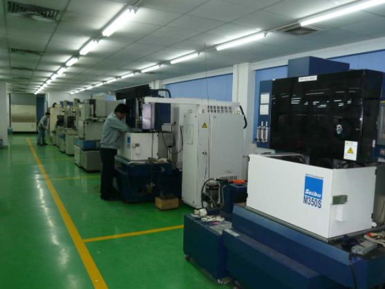 輕觸開關(guān)生產(chǎn)車間 輕觸開關(guān)生產(chǎn)車間